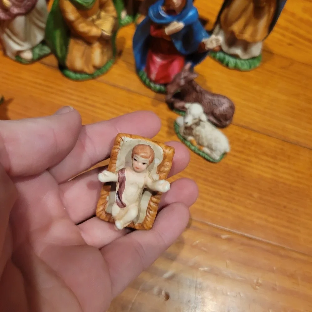Vintage 9 Piece Nativity Set Christmas Manger Scene Multicolor Ceramic Figurines